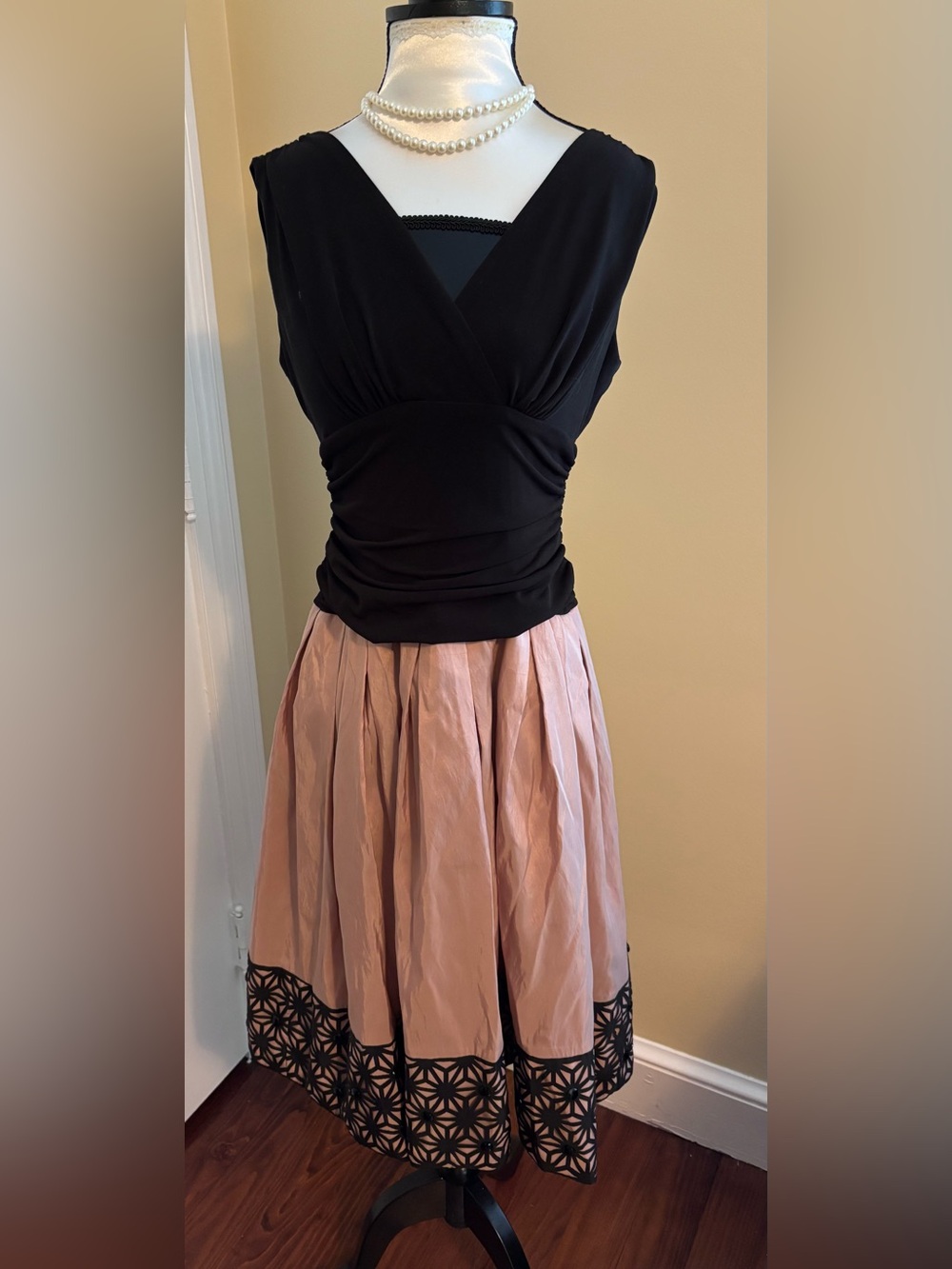 S L FASHIONS Dress Upscale Style